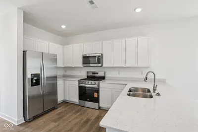 199 Springfield Crossing, Greenfield - 8