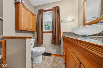 403 Lafayette Street, Cloverdale - 28
