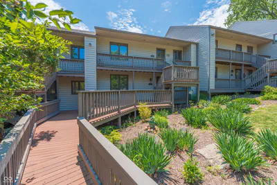 2048 Waters Edge Drive, Bloomington - 2