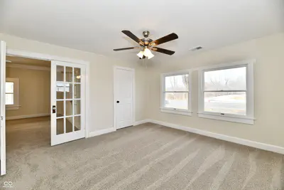 4992 100, New Palestine - 21