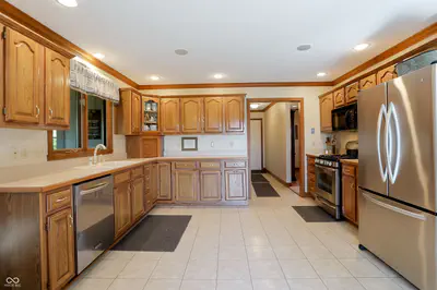 5571 Red Oak Drive, Greenfield - 18