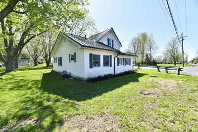 4992 100, New Palestine - 4