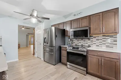 8928 Summer Walk Drive, Indianapolis - 9