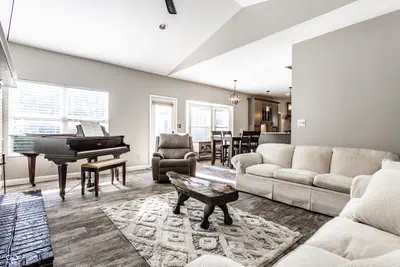8688 Buffett Parkway, Fishers - 13