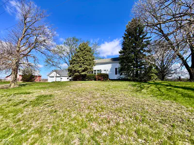 9136 500 South, Jamestown - 2