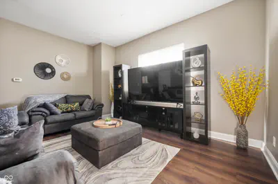 1041 East Street, Indianapolis - 8