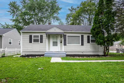 2042 Kessler Boulevard North Drive, Indianapolis