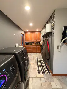 825 Krislynn Woods Avenue, West Terre Haute - 39