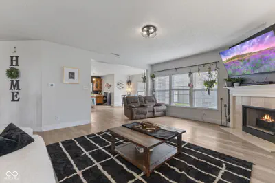 797 Hickory Pine Drive, New Whiteland - 9