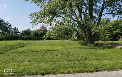 512 Pleasant Run Drive, Greenwood - 2