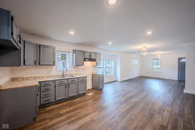 1605 Memorial Drive, Muncie - 6