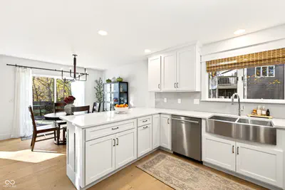 9428 Harbour Pointe Drive, Bloomington - 25