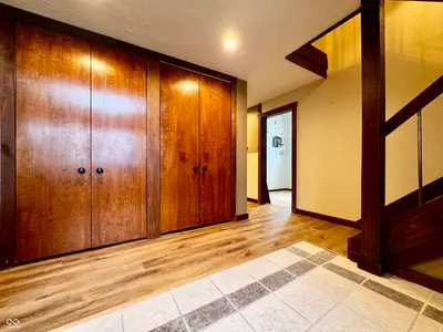 560 Sir Lancelot Drive, Seymour - 8