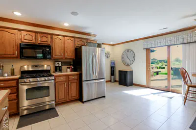 5571 Red Oak Drive, Greenfield - 20