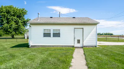 468 600, Fortville - 27