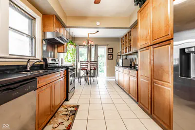 675 Woodruff Place West Drive, Indianapolis - 14