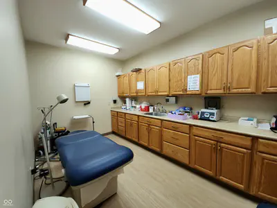 7376 Business Center Drive, Avon - 27