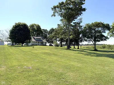 2438 500, Crawfordsville