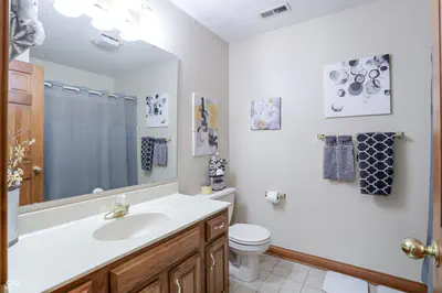 5571 Red Oak Drive, Greenfield - 24