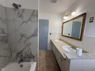 8101 Hi Vu Drive, Indianapolis - 20