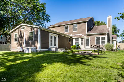 8688 Buffett Parkway, Fishers - 48