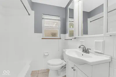 1420 Kessler Boulevard East Drive, Indianapolis - 17