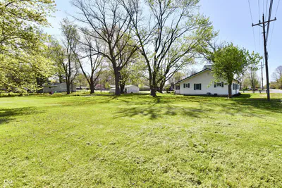 4992 100, New Palestine - 36