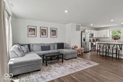 202 Traditions Pass, Greenwood - 5