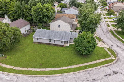 652 Meadows Edge Lane, Indianapolis - 35