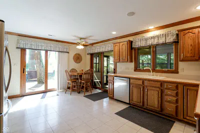 5571 Red Oak Drive, Greenfield - 19