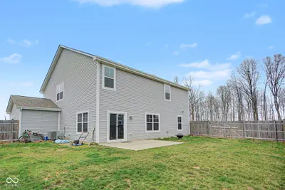 379 Oakswept Way, Greenfield - 26