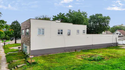 2121 Madison Avenue, Indianapolis - 55