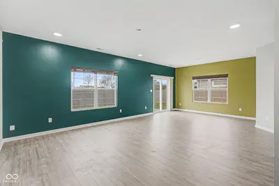 379 Oakswept Way, Greenfield - 8