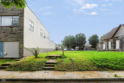 2121 Madison Avenue, Indianapolis - 73