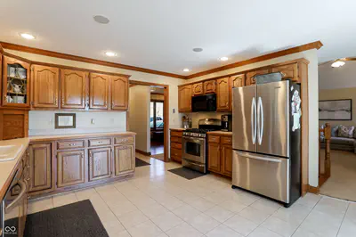 5571 Red Oak Drive, Greenfield - 17