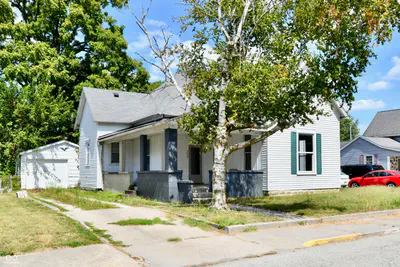 208 Sherman Street, Windfall - 2