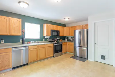 8848 Hosta Way, Camby - 15