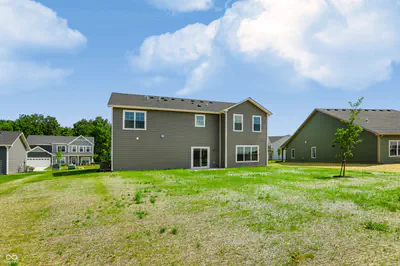 8657 Meadowlands Court, Plainfield - 4