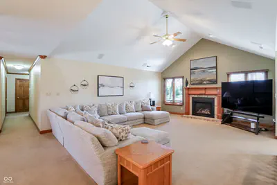 5571 Red Oak Drive, Greenfield - 10