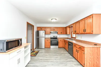 382 Pinedale Drive, Avon - 16