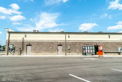 5735 Crawfordsville Road, Indianapolis - 9