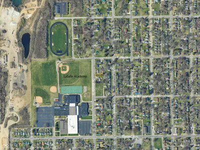 0 Meade, South Bend - 4