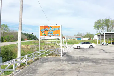 8820 US Highway 36, Rockville - 23