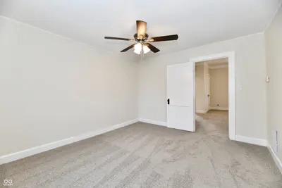 4992 100, New Palestine - 24