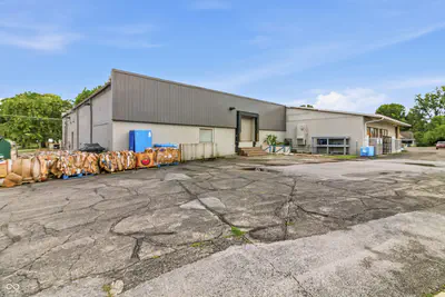 201 Main Street, Fairmount - 24