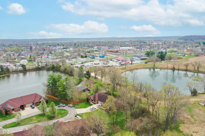 655 Mallards Crossing, Martinsville - 23