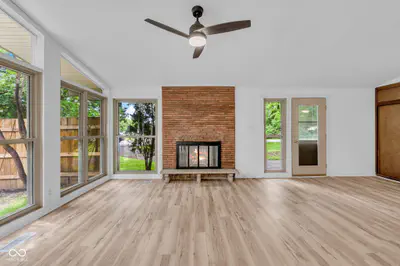 9105 Washington Boulevard, Indianapolis - 9