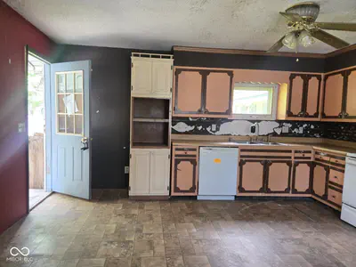 600 Beech Street, Sullivan - 12