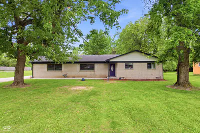 5023 Shelbyville Road, Indianapolis