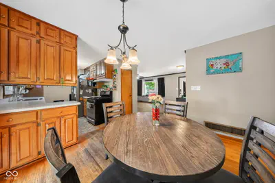 403 Lafayette Street, Cloverdale - 19